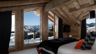 CHALET-COURCHEVEL1850-VIEUX BOIS-CHAMBRE AVEC VUE