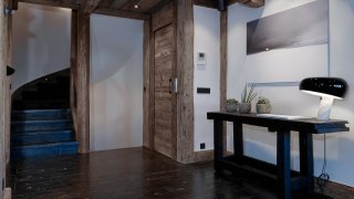 CHALET-COURCHEVEL1850-VIEUX BOIS-ENTREE