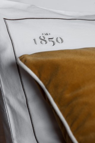 Detail linge de lit chalet