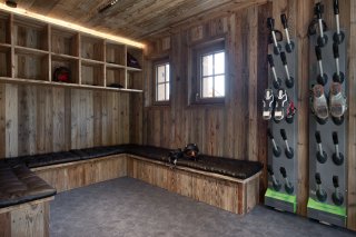 Chalet-Meribel-Luxe-Giffon-skiroom