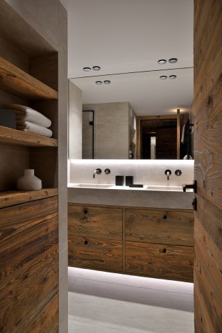 Salle de bain vieux bois