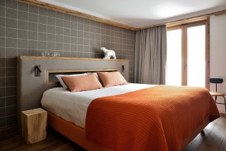 Chambre chalet orange et gris