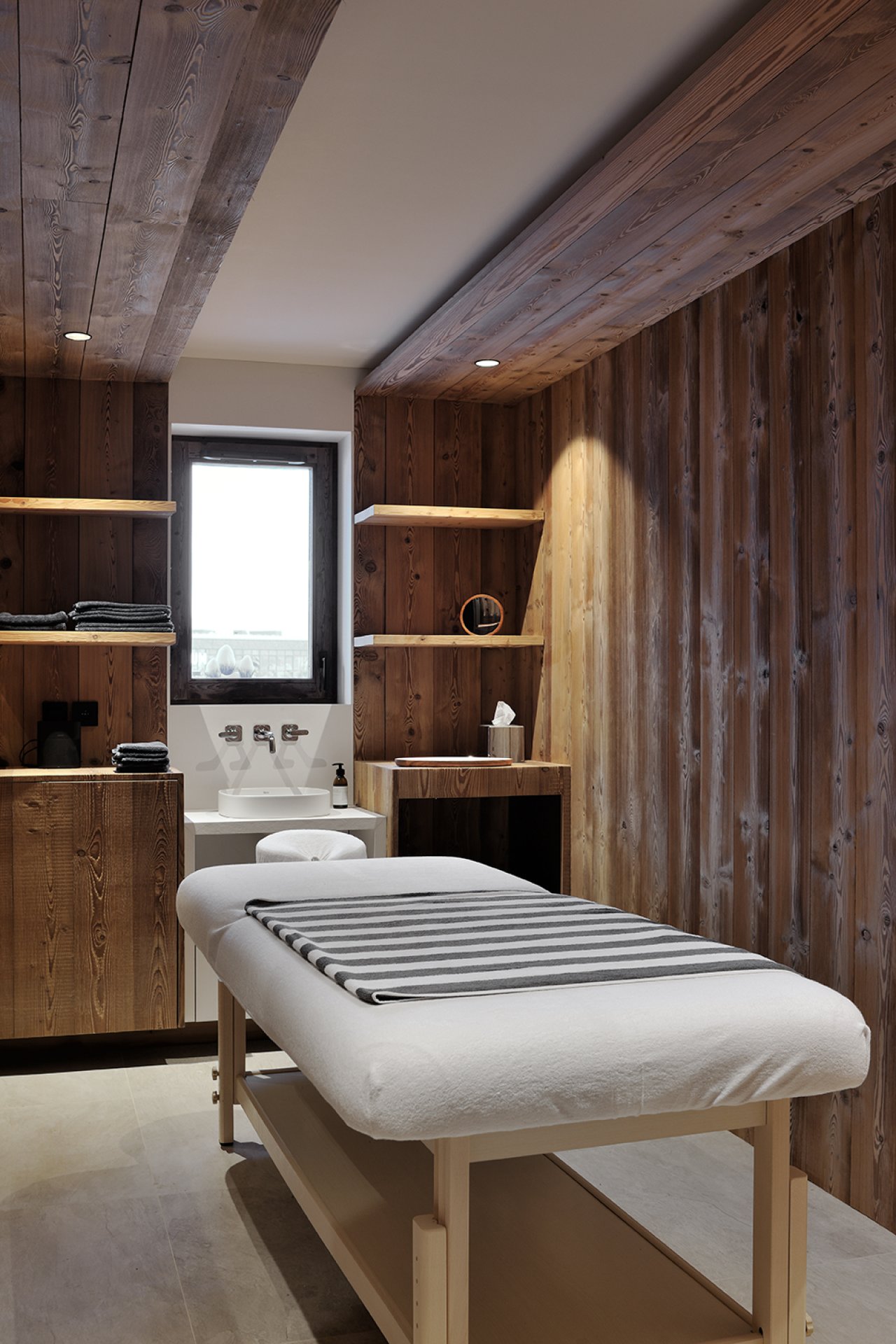 Salle de massage-Bois-chalet-courchevel
