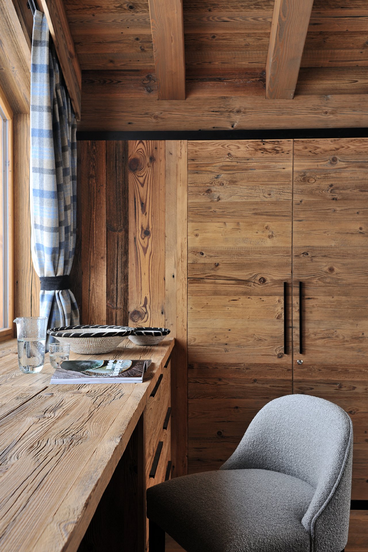 Bureau bois vue montagne