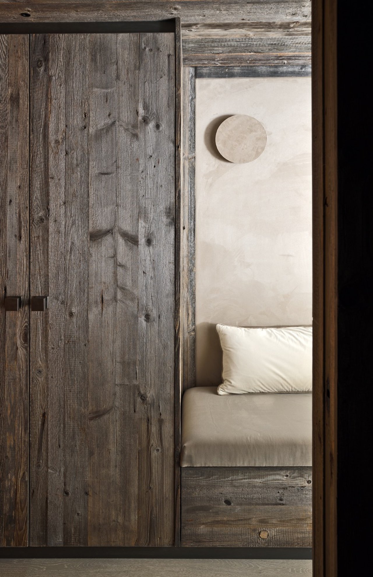 Chalet Bellarossa banquette©Studio Erick Saillet