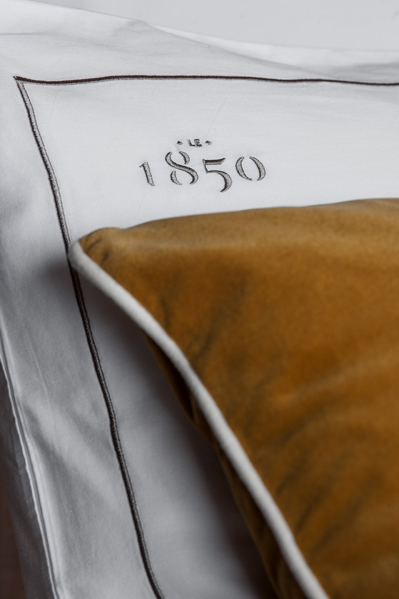 Detail linge de lit chalet