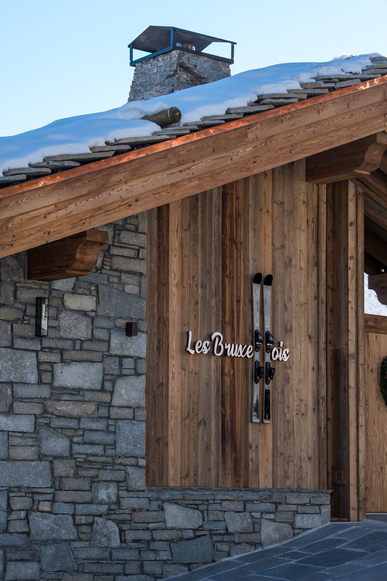 CHALET-LUXE-COURCHEVEL-FACADE