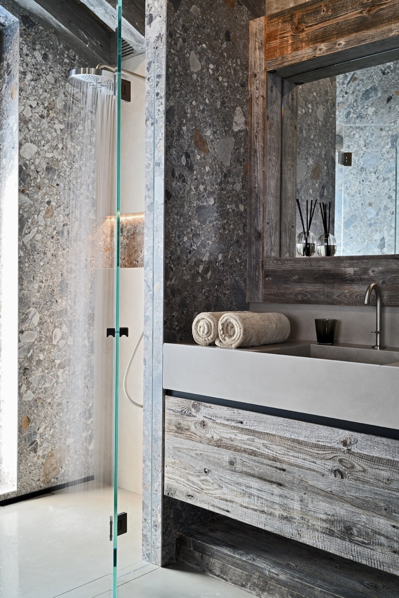 White Sand Courchevel chalet salle de douche © Studio Erick Saillet