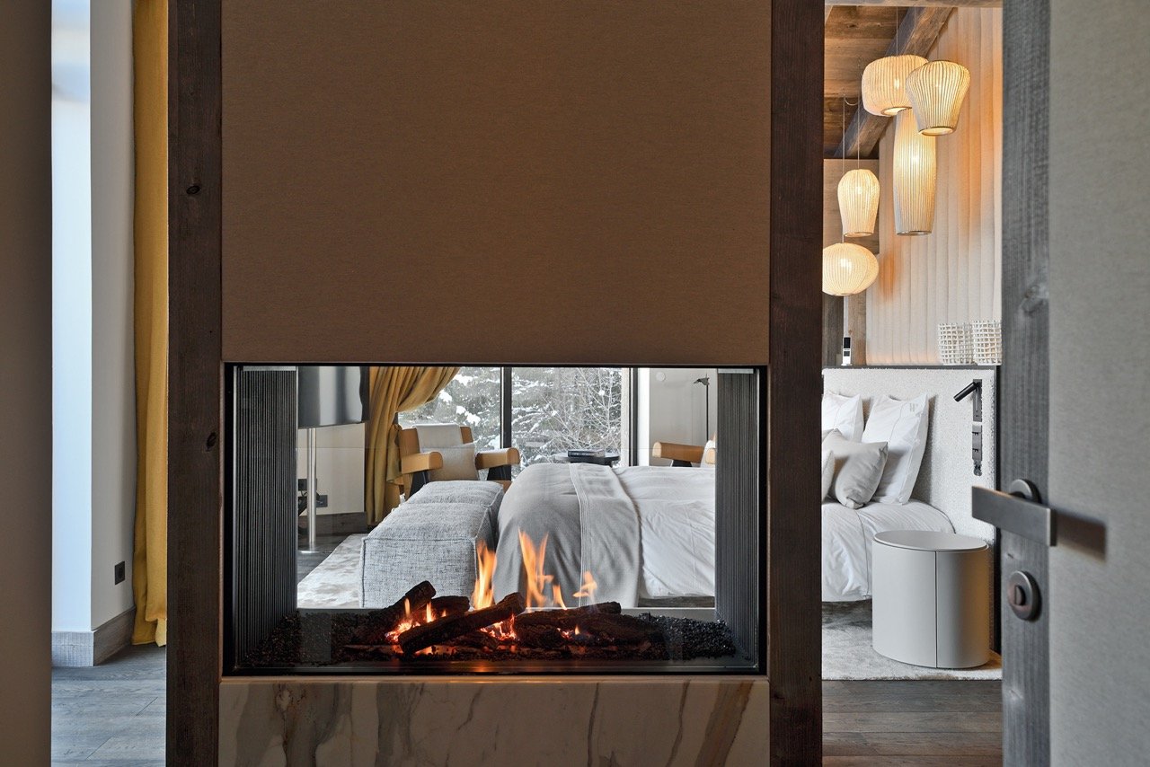 White Sand Courchevel chalet chambre © Studio Erick Saillet
