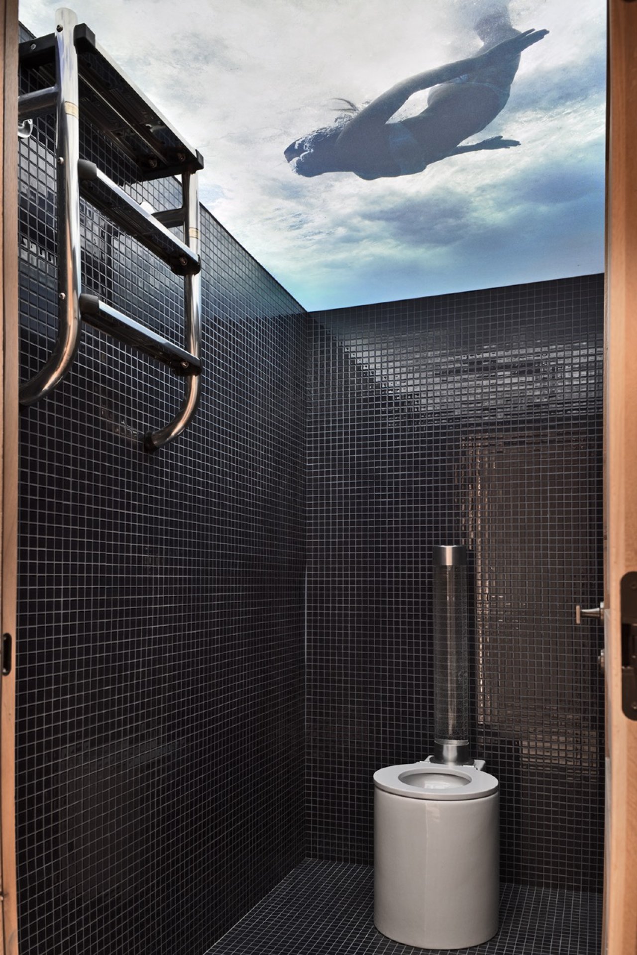 White Sand Courchevel chalet wc © Studio Erick Saillet